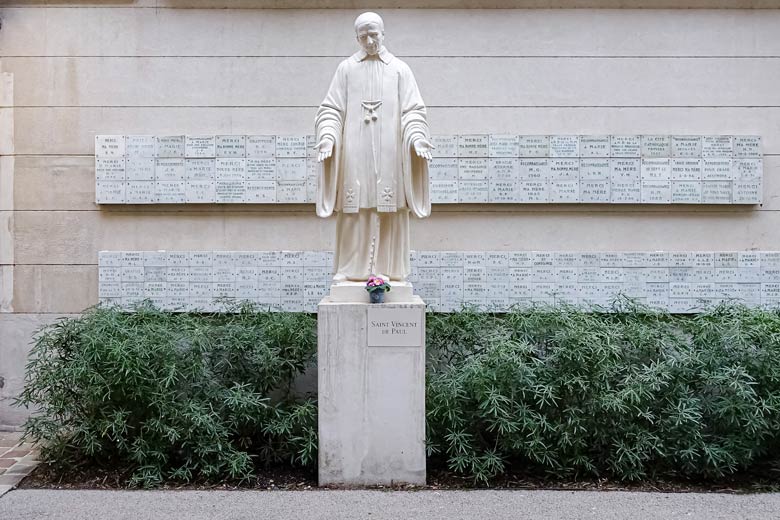 Statue of Saint Vincent de Paul 